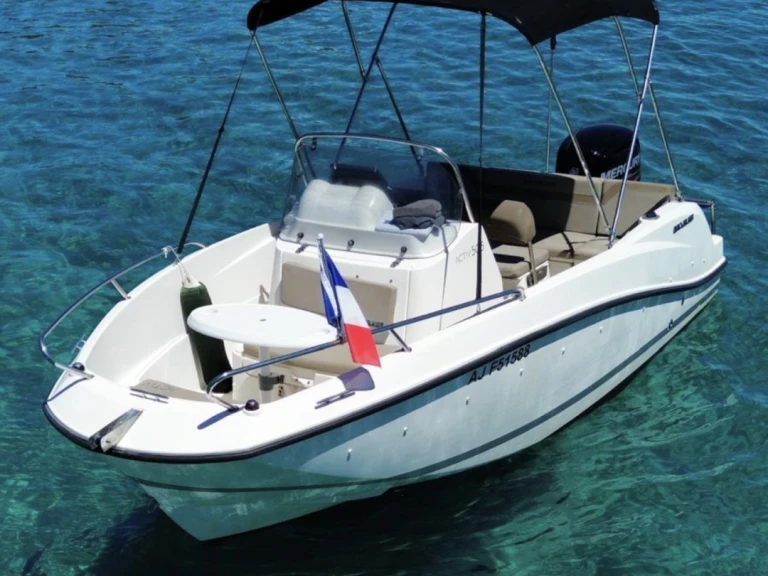 Quicksilver Activ 505 Open in Saint-Aygulf on SamBoat