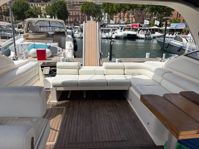 Rent a Fiart Fiart 42 Genius Naples