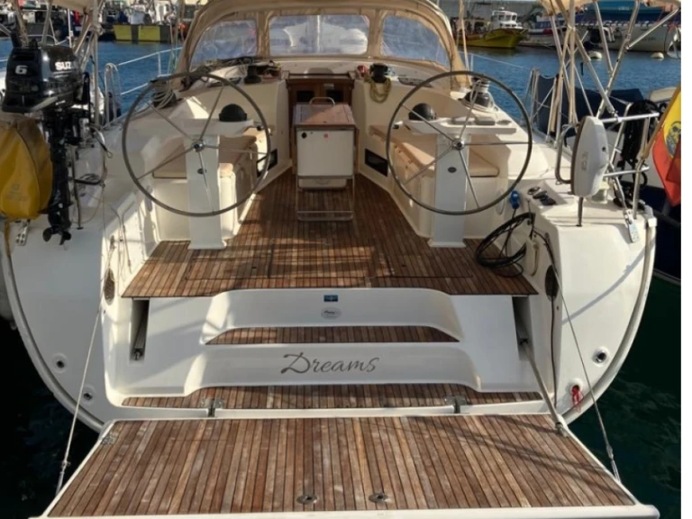 Boat rental Bavaria Bavaria 45 Cruiser in Puerto Puebla de Farnals on Samboat