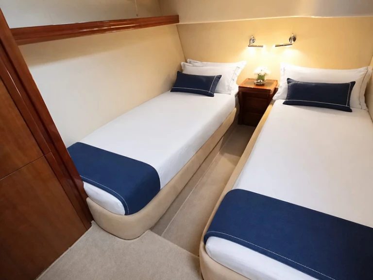 Yacht charter Castellammare di Stabia cheap Rodman 38 Fly