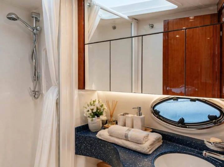 Motorboat for rent Capri Port at the best price