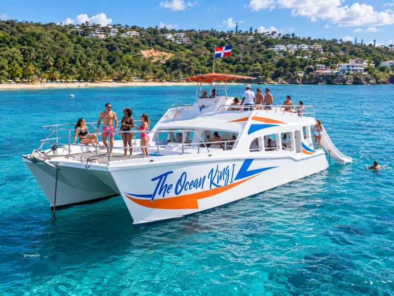 Bareboat Rental Catamaran Custom Made with a boat licence
