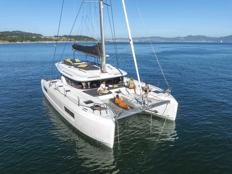 Yacht charter Sant Antoni de Portmany cheap Lagoon 43 - OWNER VERSION