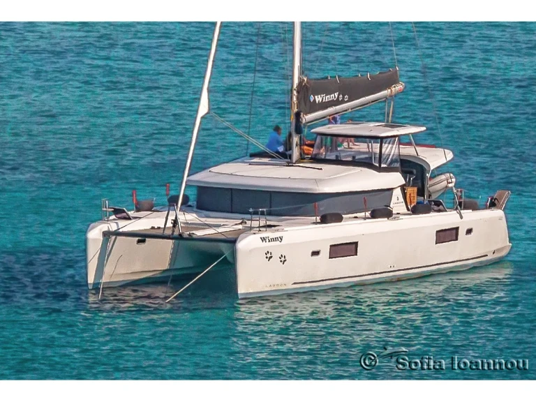Lagoon Lagoon 42 in Syra on SamBoat