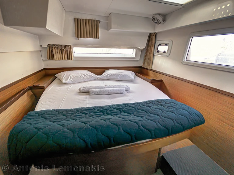 Boat rental Lagoon Lagoon 42 in Syra on Samboat