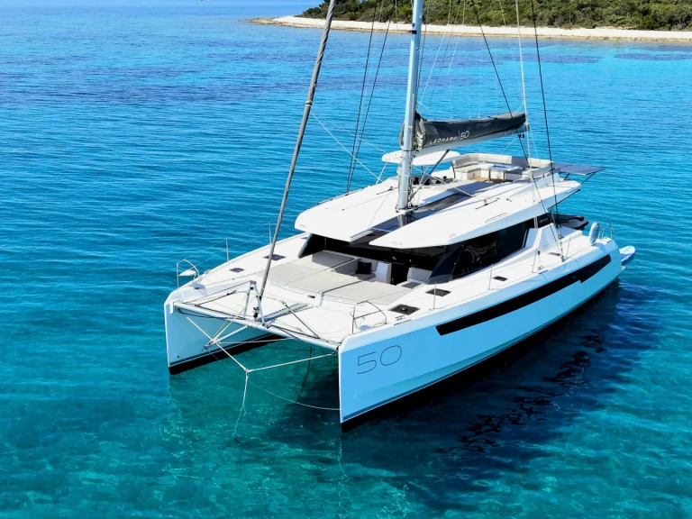 Rent a Leopard Catamarans / Robertson & Caine Leopard 50 - 5 + 1 cab Rogoznica