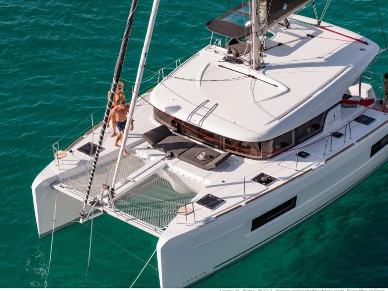 Rent a Lagoon Lagoon 40 Eden Island