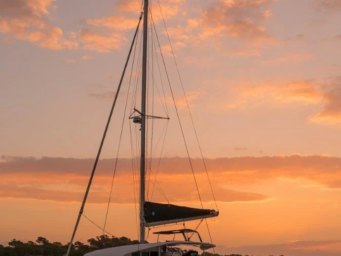 Yacht charter Eden Island cheap Lagoon 40