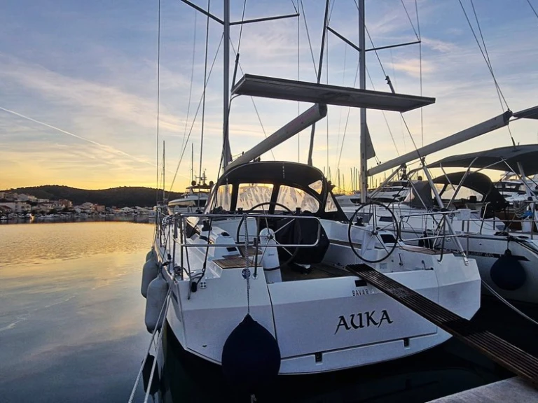 Boat rental Bavaria Bavaria C42 in Rogoznica on Samboat