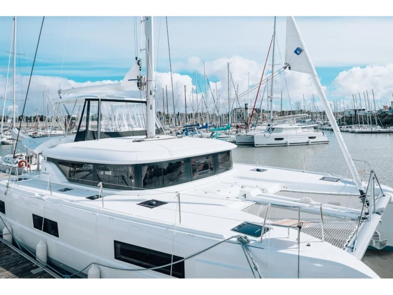 Rent a Lagoon Lagoon 46 Luxe A/C Ribishi
