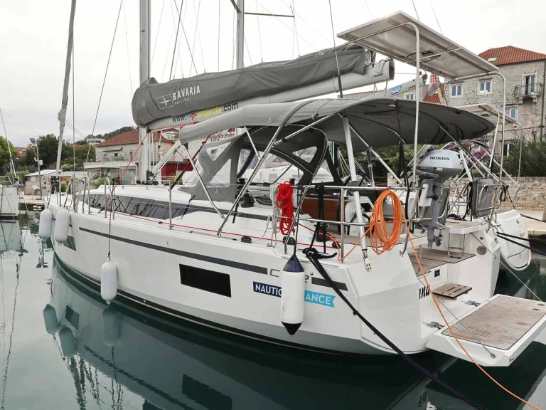 Bavaria Bavaria C42 charter bareboat or captained in  Zadar