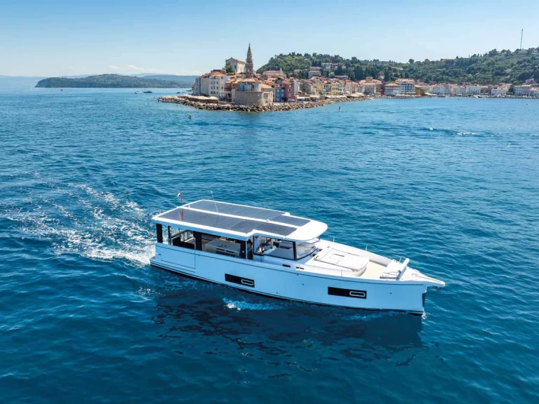 Luxury Yacht for rent Biograd na Moru at the best price