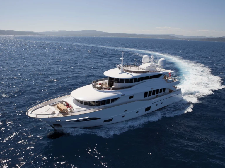 Luxury Yacht for rent Naples at the best price