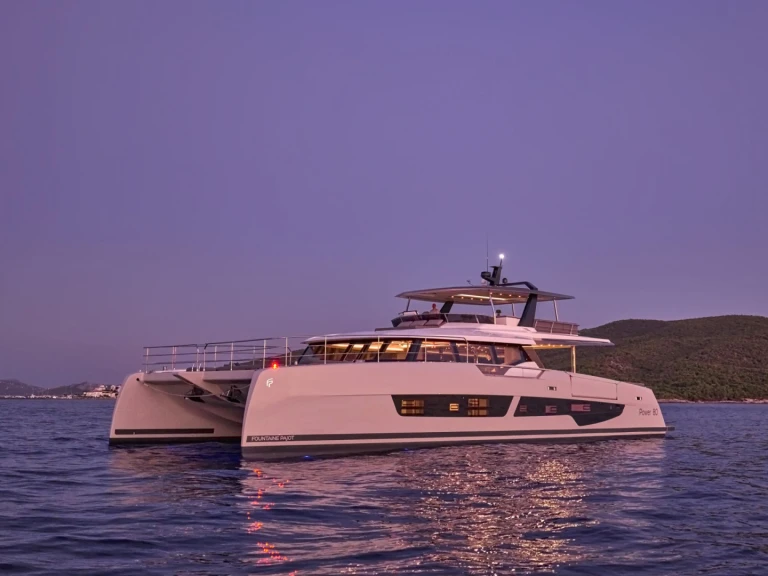 Luxury Yacht rental in Athens - Fountaine Pajot ALINA