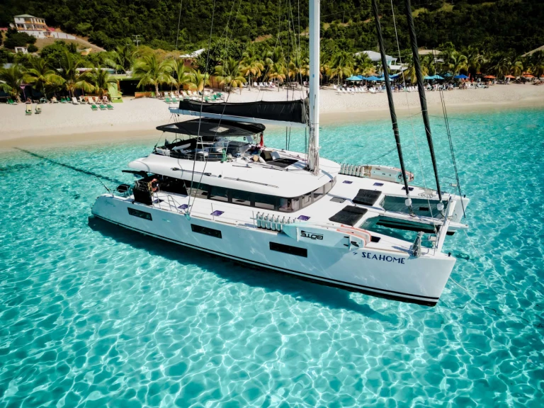 Bareboat Rental Luxury Yacht Lagoon with a boat licence