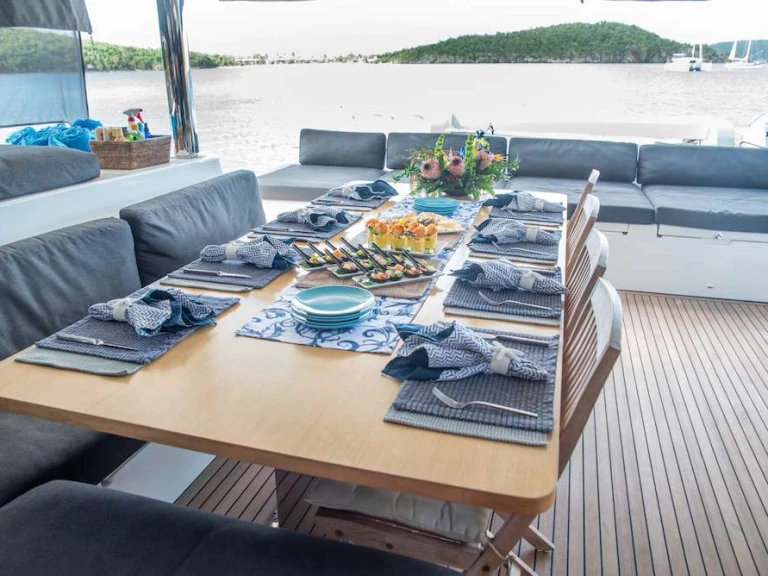 Luxury Yacht for rent Road Town at the best price