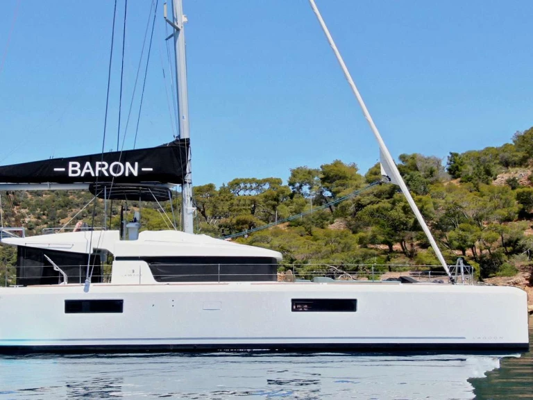 Luxury Yacht for rent Athens at the best price