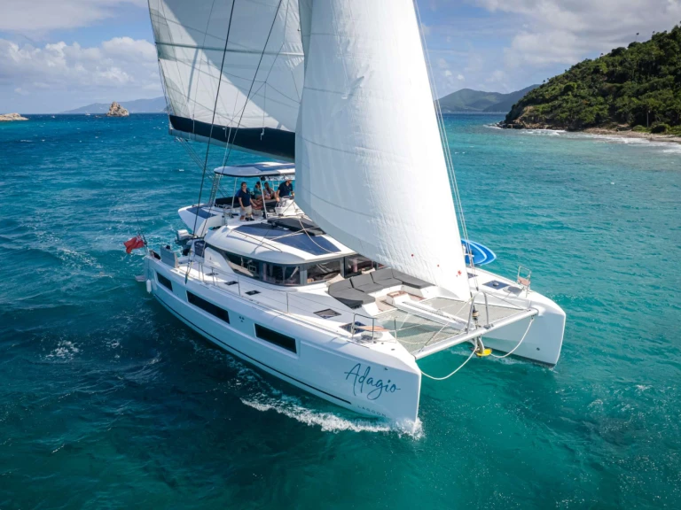 Luxury Yacht for rent Road Town at the best price