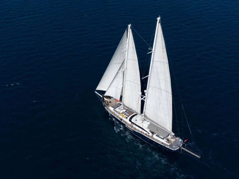 Luxury Yacht rental in Greece - Valena Yachting - Istanbul UBI BENE