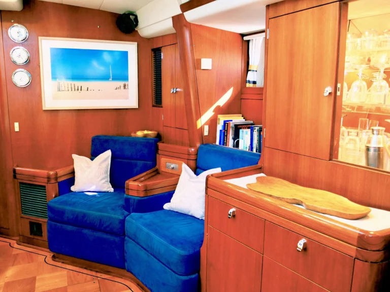Luxury Yacht rental with or without captain Oyster Marine Caribbean