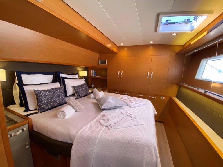 Lagoon LA FREGATE in Toulon on SamBoat
