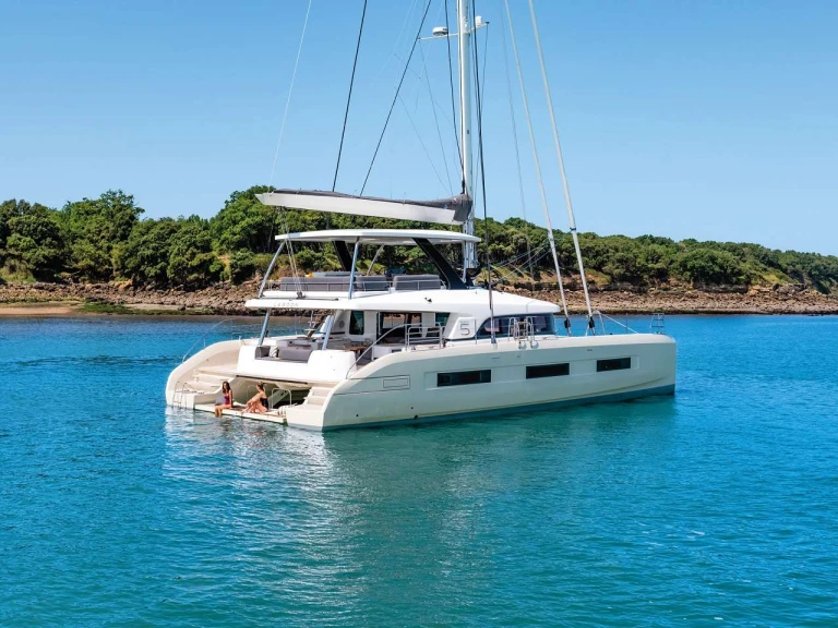 Lagoon REVE BLEU in British Virgin Islands (BVI) on SamBoat