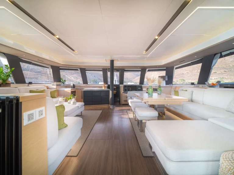 Luxury Yacht for rent Athens at the best price