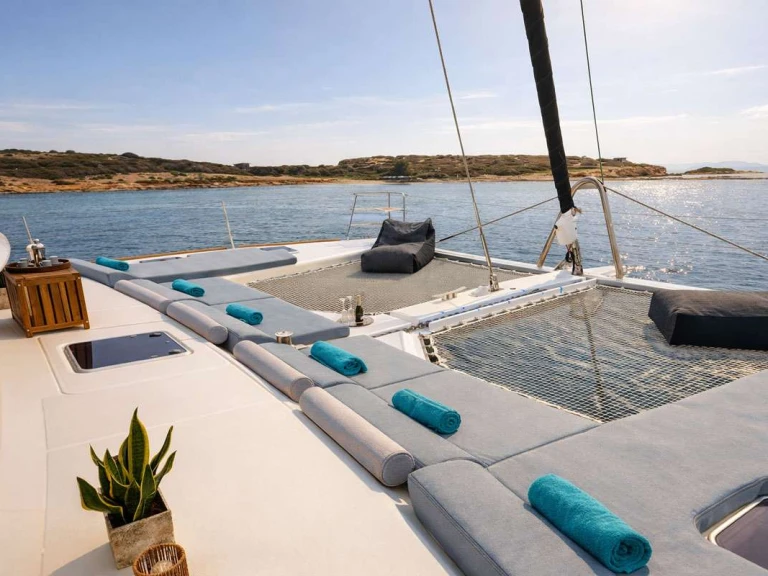 Luxury Yacht for rent Athens at the best price