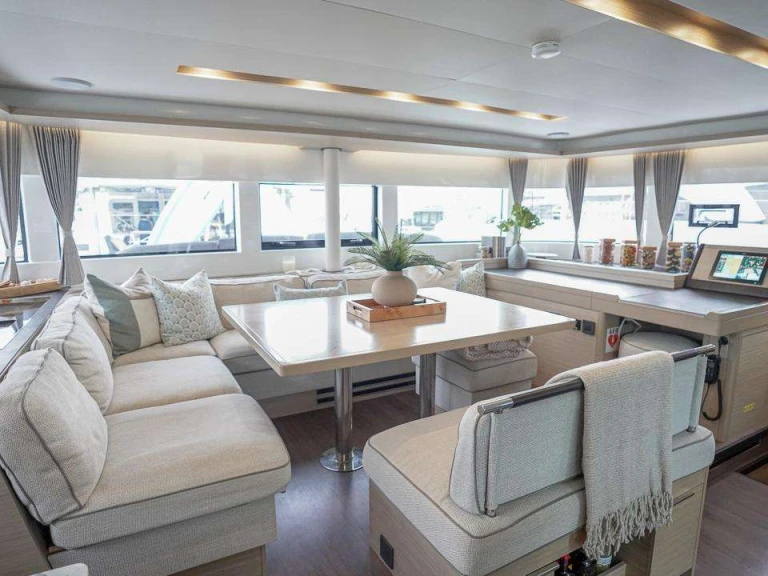 Bareboat Rental Luxury Yacht Lagoon with a boat licence