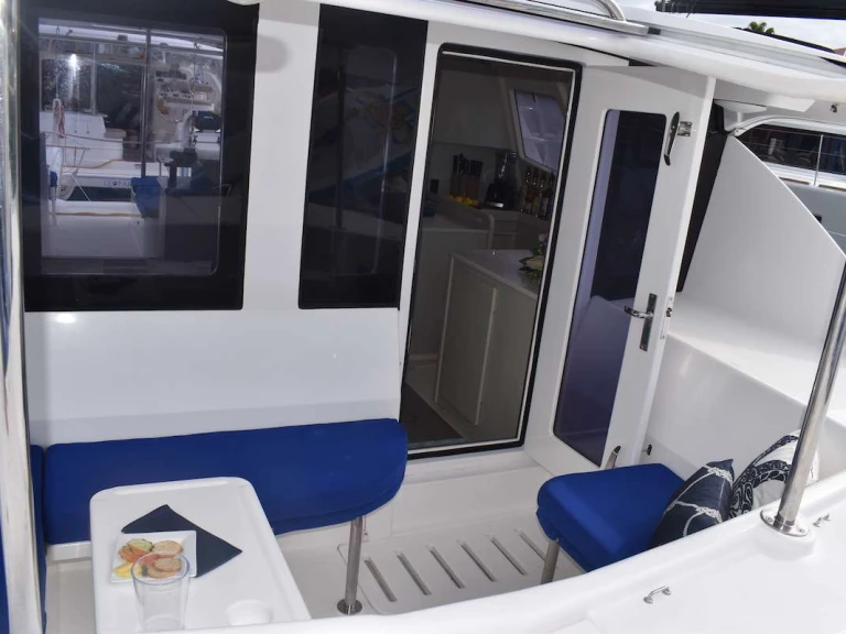 Bareboat Rental Luxury Yacht Leopard with a boat licence