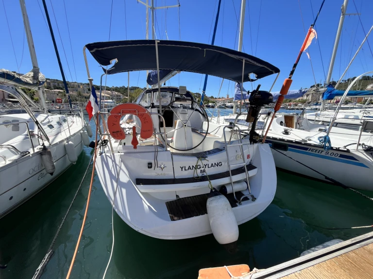 Bareboat Rental Sailboat Jeanneau with a boat licence