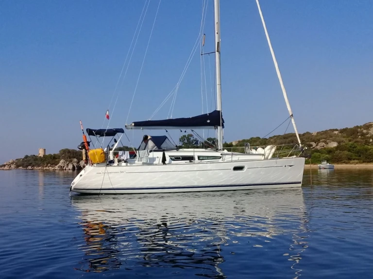 Sailboat for rent Saint-Mandrier-sur-Mer at the best price