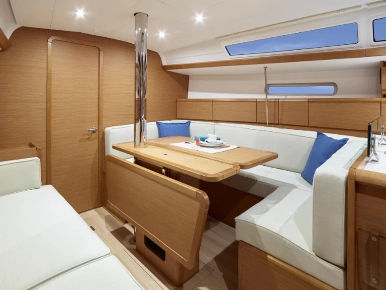 Rent a Jeanneau Sun Odyssey 389 (2019)  Jeanneau Sun Odyssey 389 (2019)  Marseille