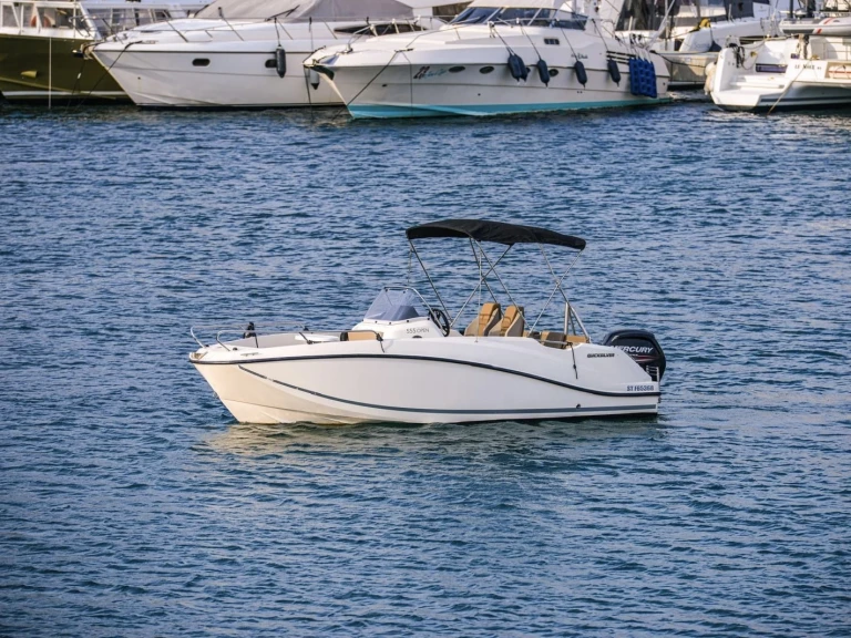 Motorboat for rent Marseille at the best price