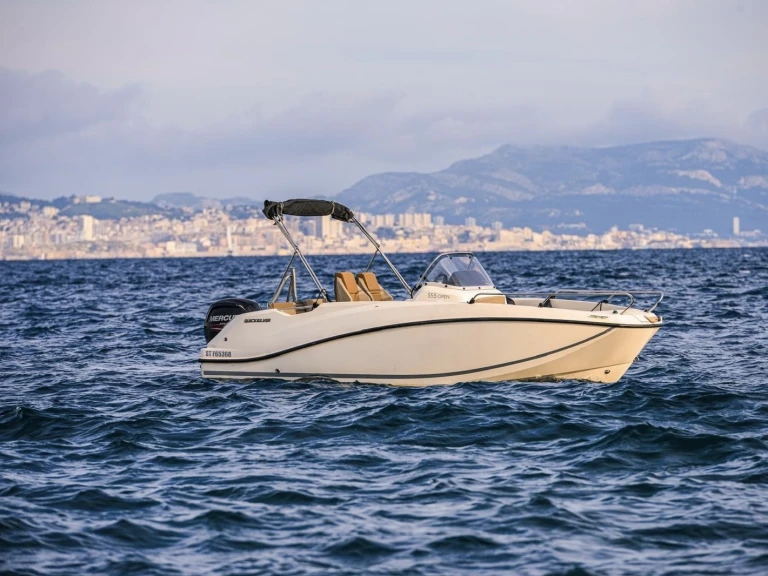Quicksilver Activ 555 Open in Marseille on SamBoat