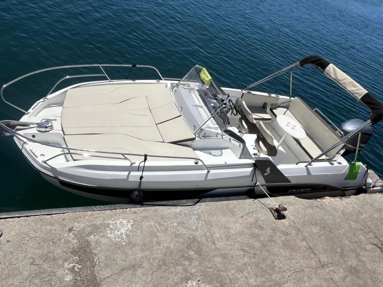 Motorboat for rent Marseille at the best price