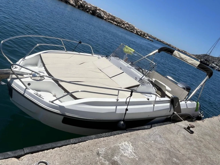 Bénéteau Flyer 7.7 SUNdeck in Marseille on SamBoat