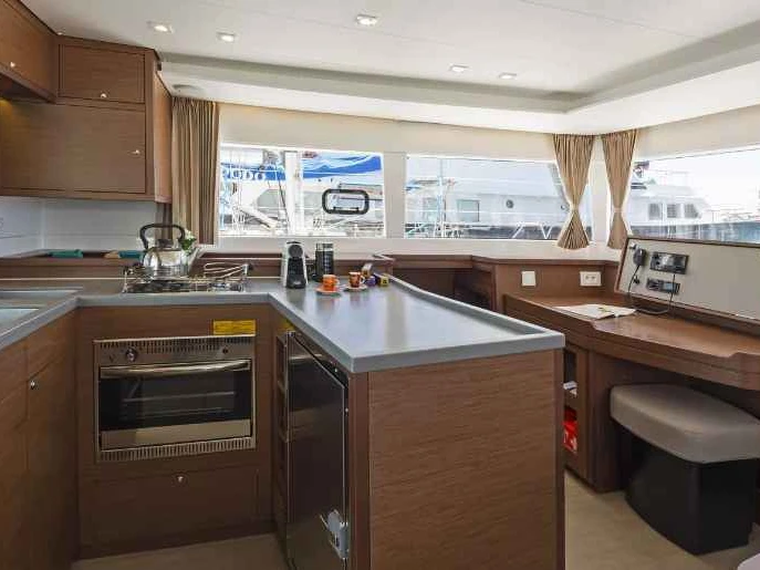 Catamaran for rent Lefkáda at the best price