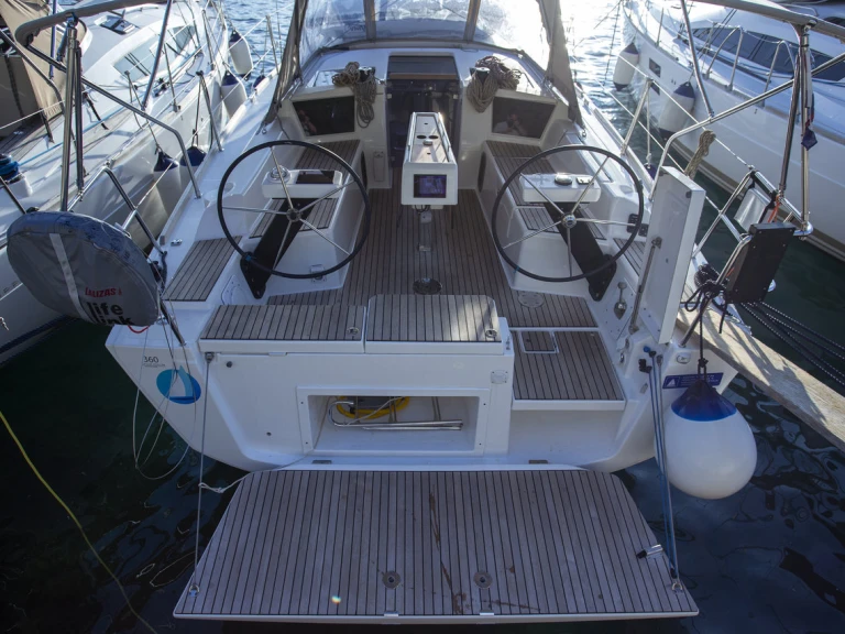 Bareboat Rental Sailboat Dufour with a boat licence