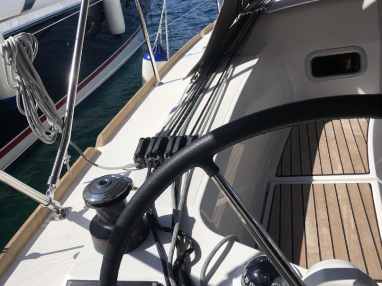 Bareboat Rental Sailboat Jeanneau with a boat licence