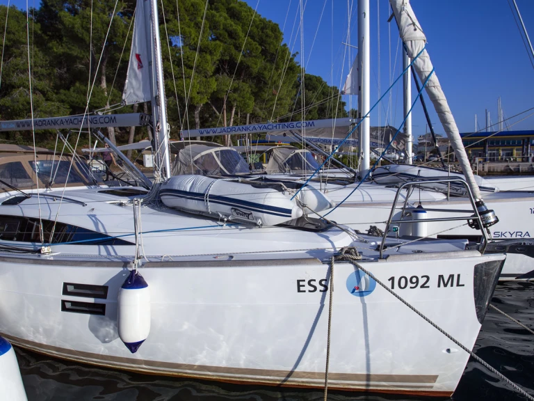 Rent a Elan Impression 35 Punat