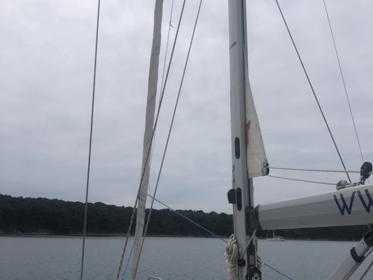 Boat rental Elan Impression 45.1 in Punat on Samboat