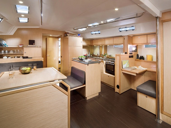 Rent a Bavaria Cruiser 55 Alimos