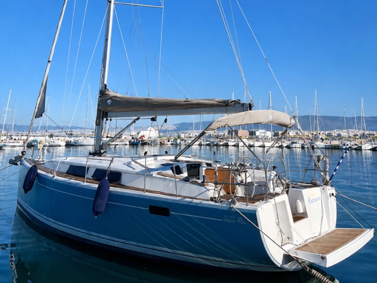 Hanse Hanse 385 charter bareboat or captained in  Lávrio