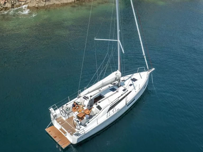 Bareboat Rental Sailboat Bénéteau with a boat licence