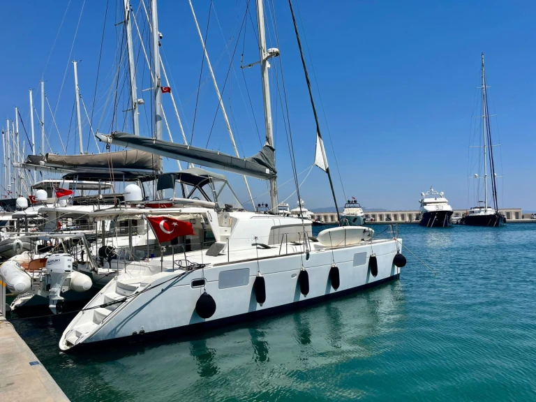 Yacht charter Adaköy cheap Lagoon 440