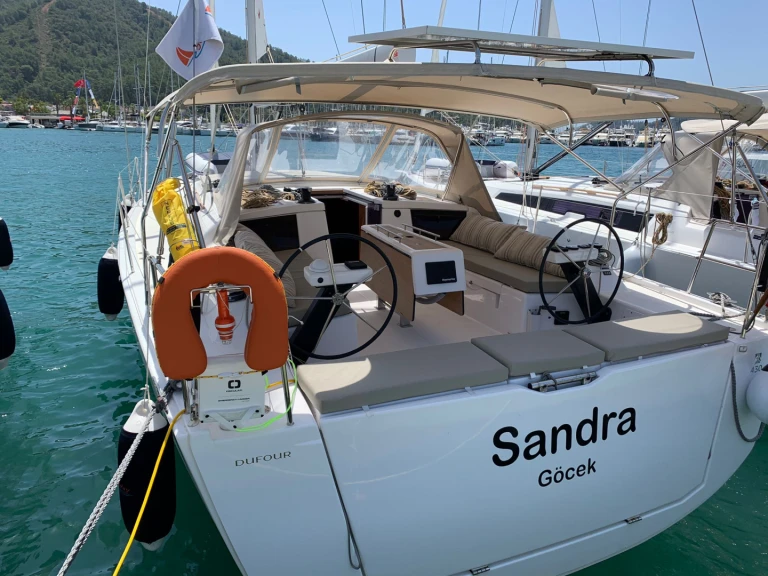 Bareboat Rental Sailboat Dufour with a boat licence