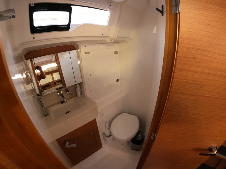 Yacht charter Adaköy cheap Dufour 37/3.cabin