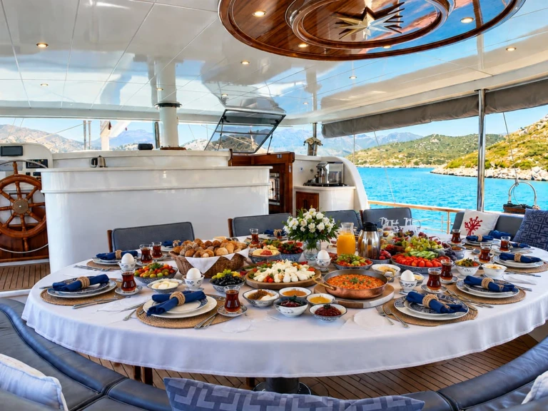 Sailboat for rent Bozburun at the best price