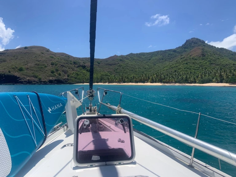 Rent a Bénéteau Oceanis 423 Nuku-Hiva